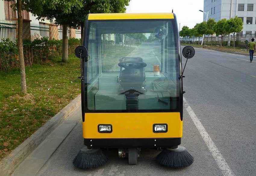 驾驶式扫地机 驾驶式扫地机