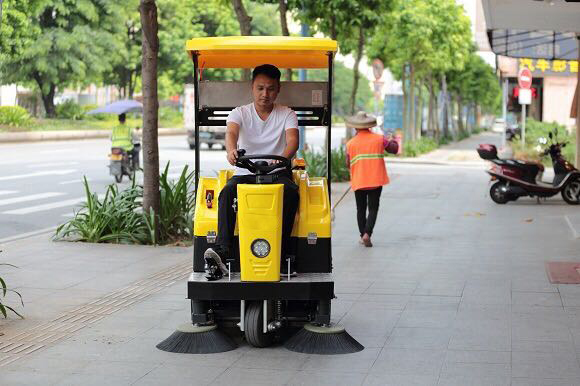 国产电动扫地机