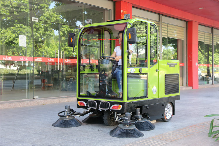 驾驶式扫地机 驾驶式扫地机